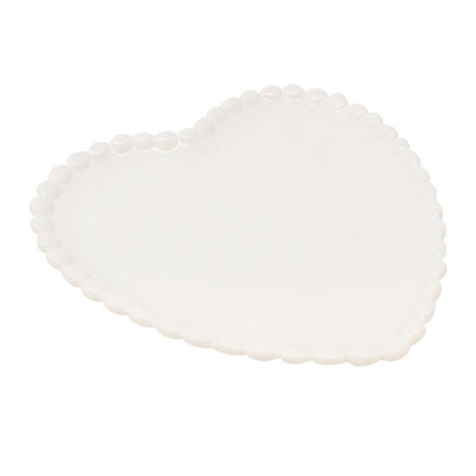 Ceramic plate in the shape of heart
